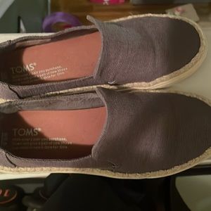 Like new Toms shoes.